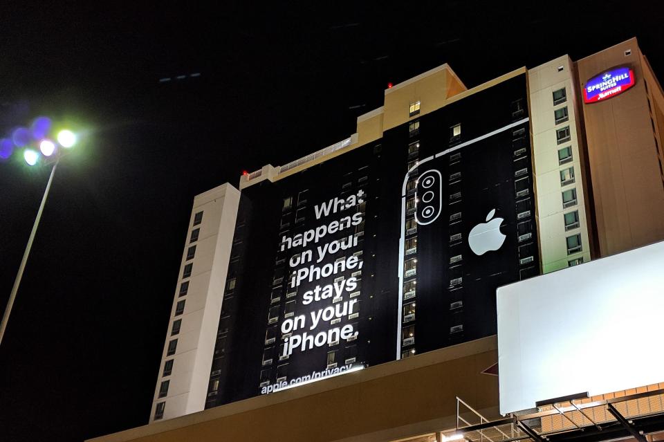  Apple has set up an enormous billboard flaunting its nearly spotless privacy record in Las Vegas, right around the corner from the convention centre where CES 2019 is being held