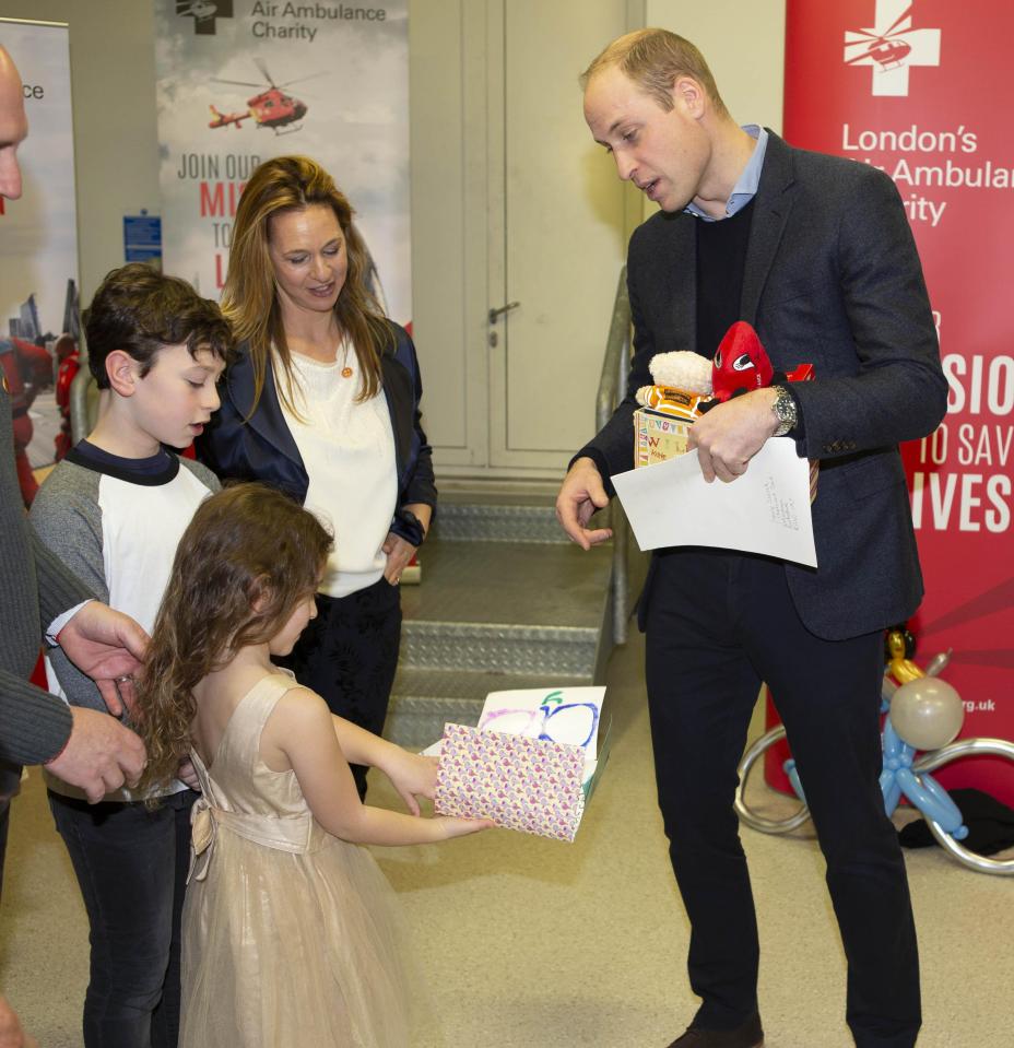  Prince William told two kids at the Royal London Hospital that they did well to remember Kate's birthday, after they gave a card to pass on