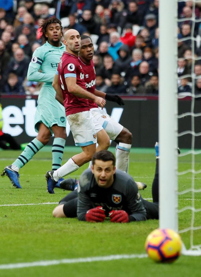  Alex Iwobi missed a golden opportunity to level the scoring at the London Stadium