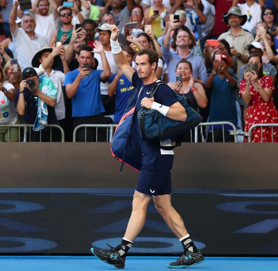 The crowd gave him a tremendous reception when he walked out on to court