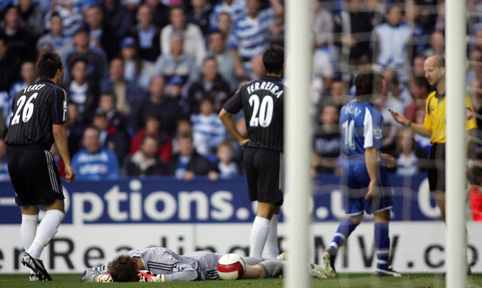  Cech fractured his skull in a collision with Reading's Stephen Hunt