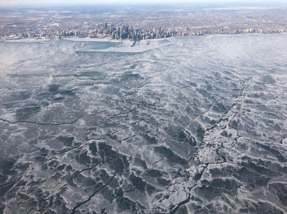  Chicago has been frozen by the deadly polar vortex which is sweeping towards the east coast of the US