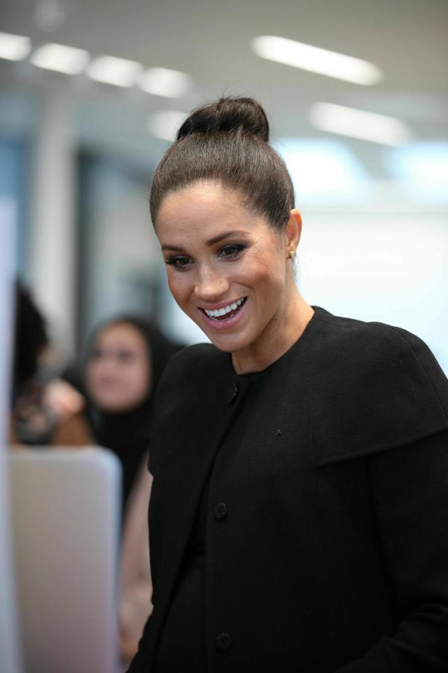  The duchess put her hair back into a tight bun