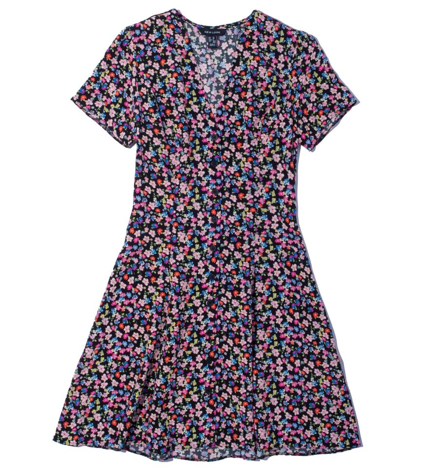 This feminine floral dress is perfect to help you transition to the Spring season