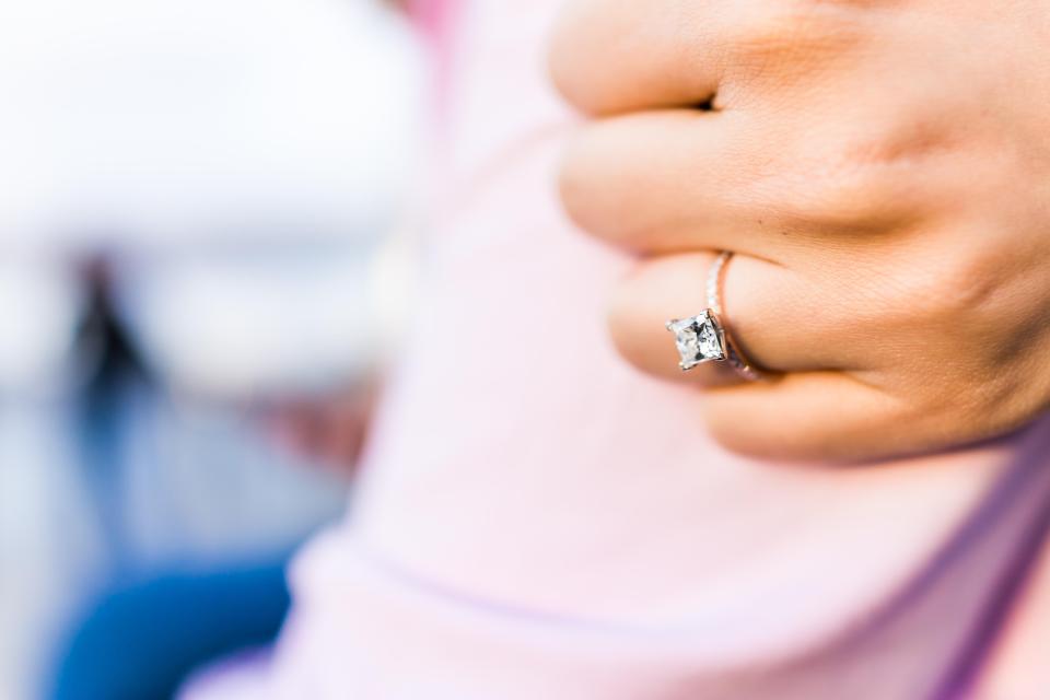  It is claimed that solitaire diamonds can be cheaper than many small diamonds in a ring