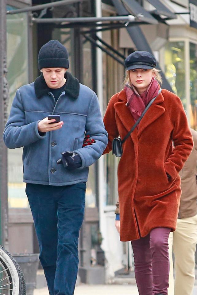  Taylor decided not to get acting advice from boyfriend Joe Alwyn