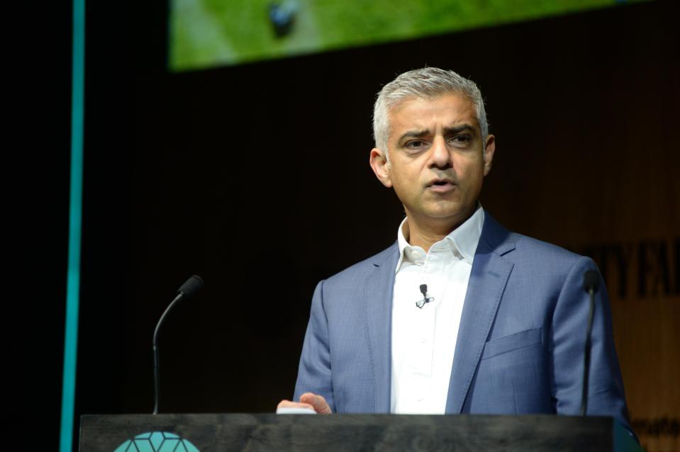  Sadiq Khan says Britain should now cancel Brexit altogether