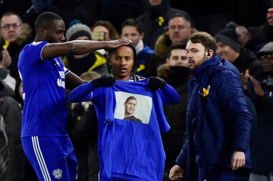 Cardiff’s players displayed a T-shirt of Sala when they opened the scoring.