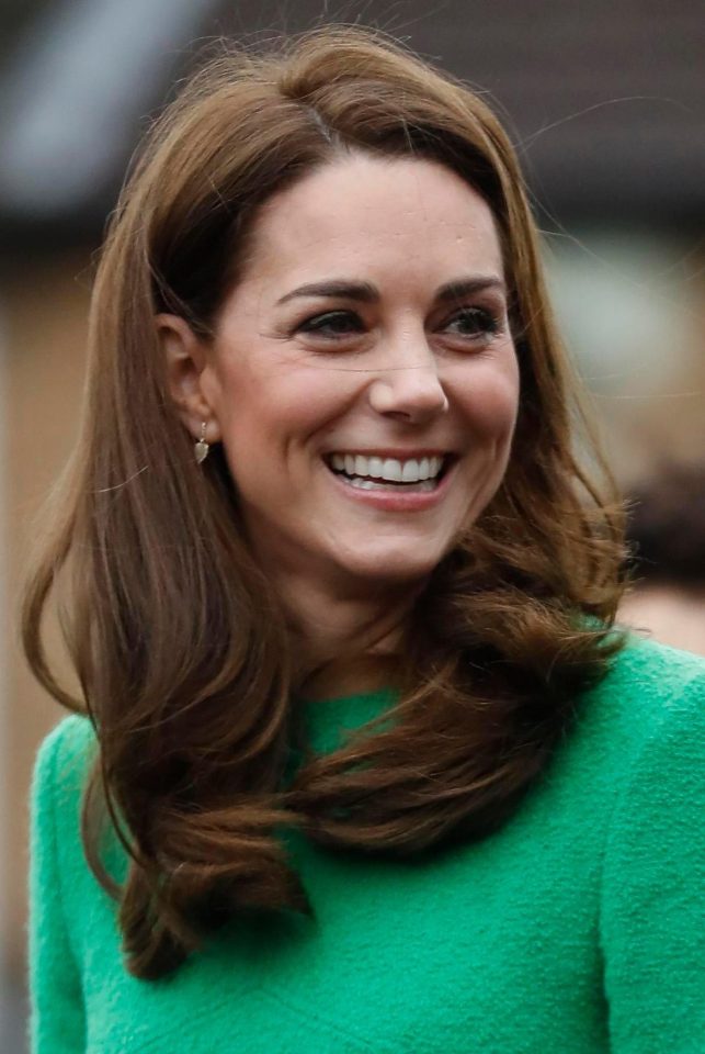  Kate looked delighted to see the schoolchildren and meet teachers during her first visit of the day