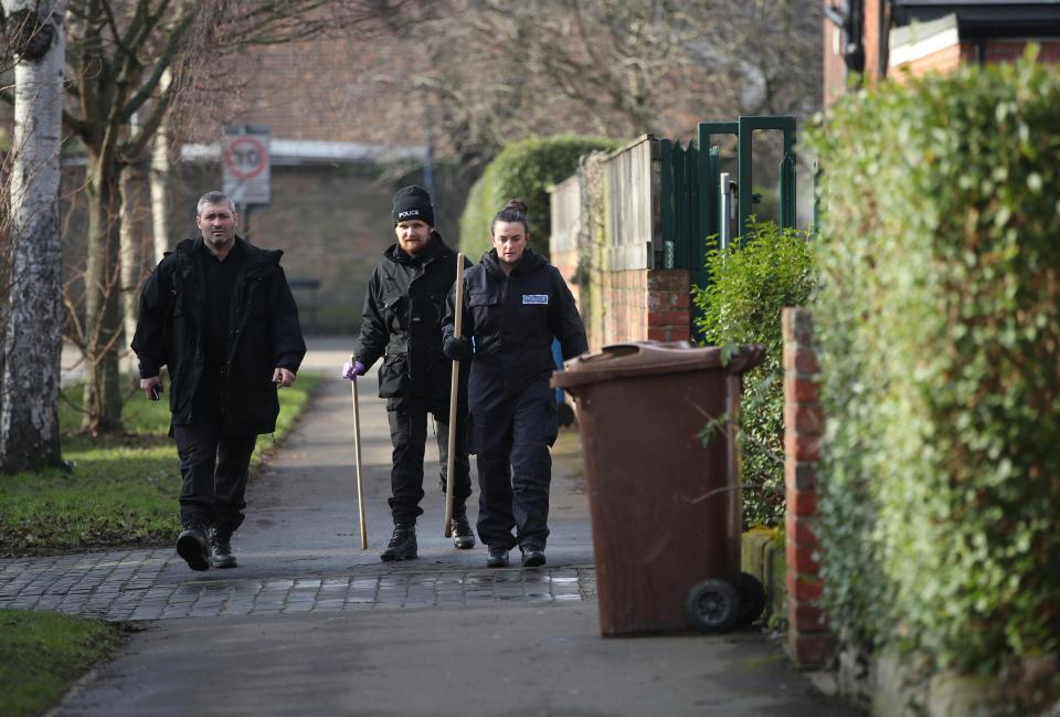  Teams were seen on Beresford Avenue in Hull as part of the hunt for Libby