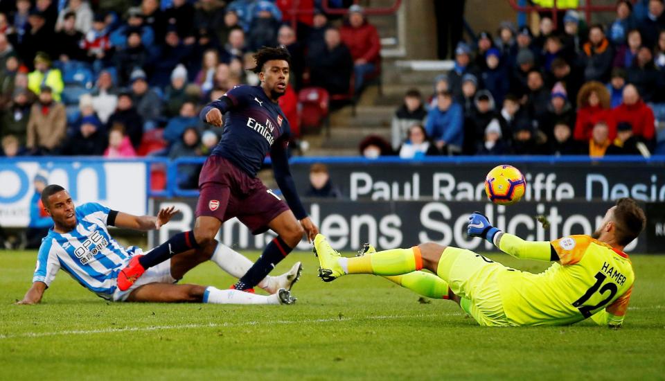  Alex Iwobi wastes a one-on-one situation with Hamer in the second half