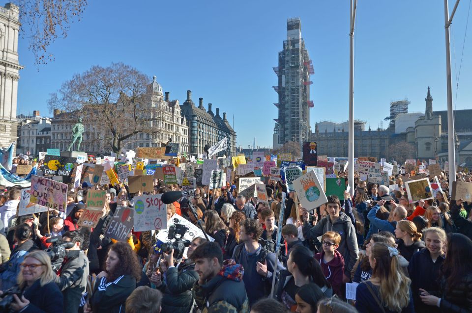  Thousands of school kids skipped class to protest against what they see as the Government's lack of action on climate change