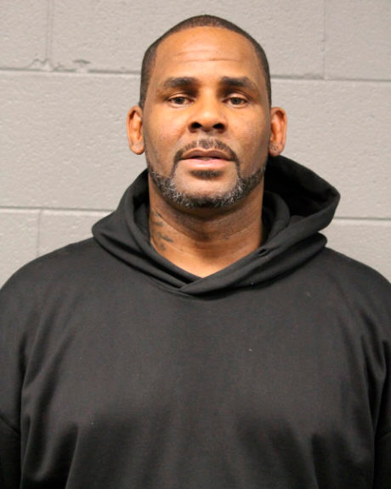  R Kelly will remain in jail for the time being as he struggles to raise his bail money