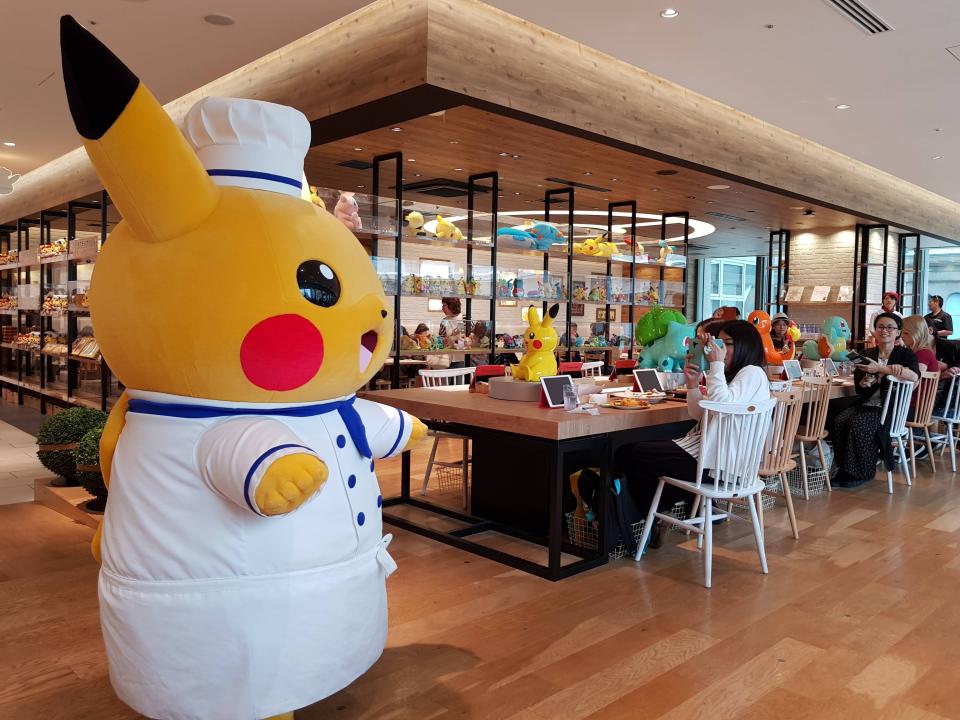  Visitors to the café also get the chance to meet chef Pikachu