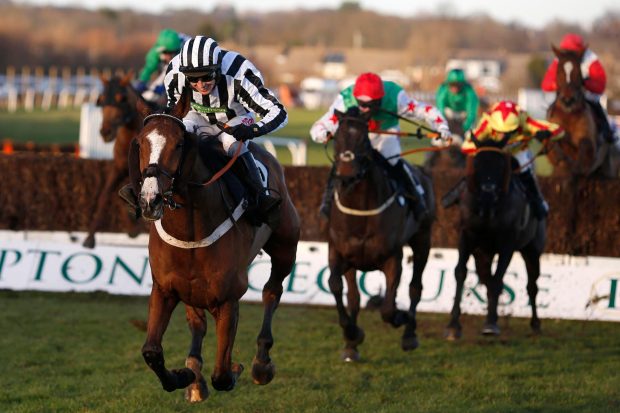  Steve Mullen guides you through Monday's racing at Plumpton, Stratford, Taunton and Kempton