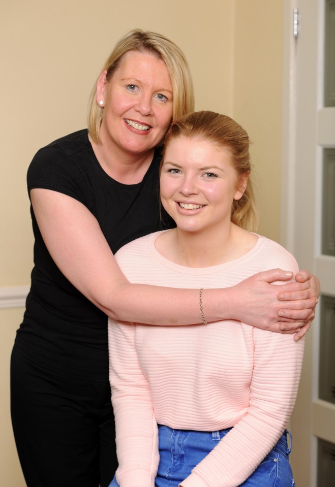  The star posed with her mum in 2015 for KFC documentary Billion Dollar Chicken Shop