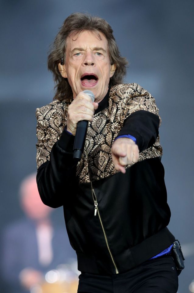  Doctors have told Mick Jagger  he needs to have hospital treatment