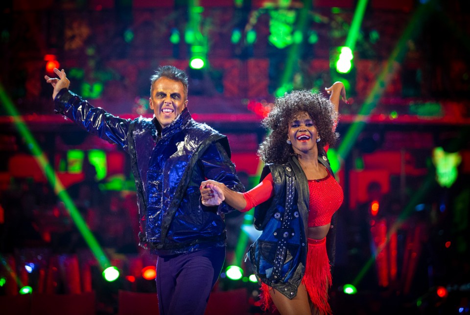  Graeme Swann and Oti Mabuse performing to a Jacko tune on Strictly