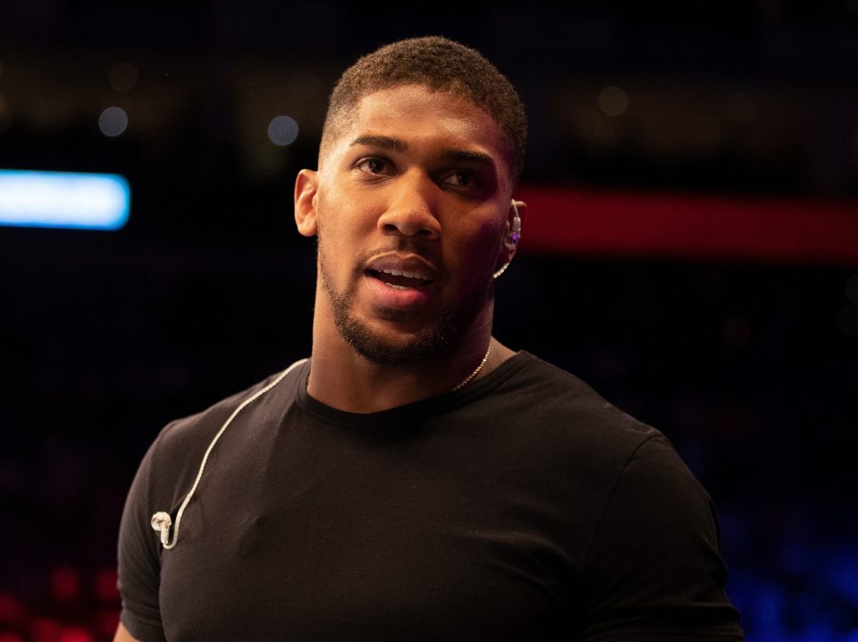 Anthony Joshua had hoped to tempt Deontay Wilder into the deal