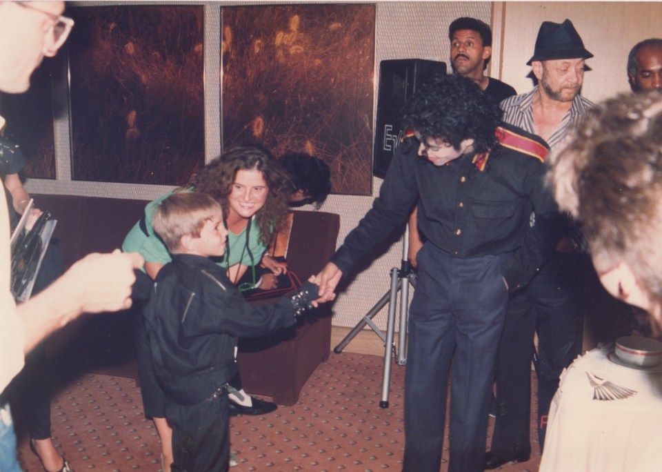  A young Wade Robson and his mum Joy Robson meets Michael Jackson