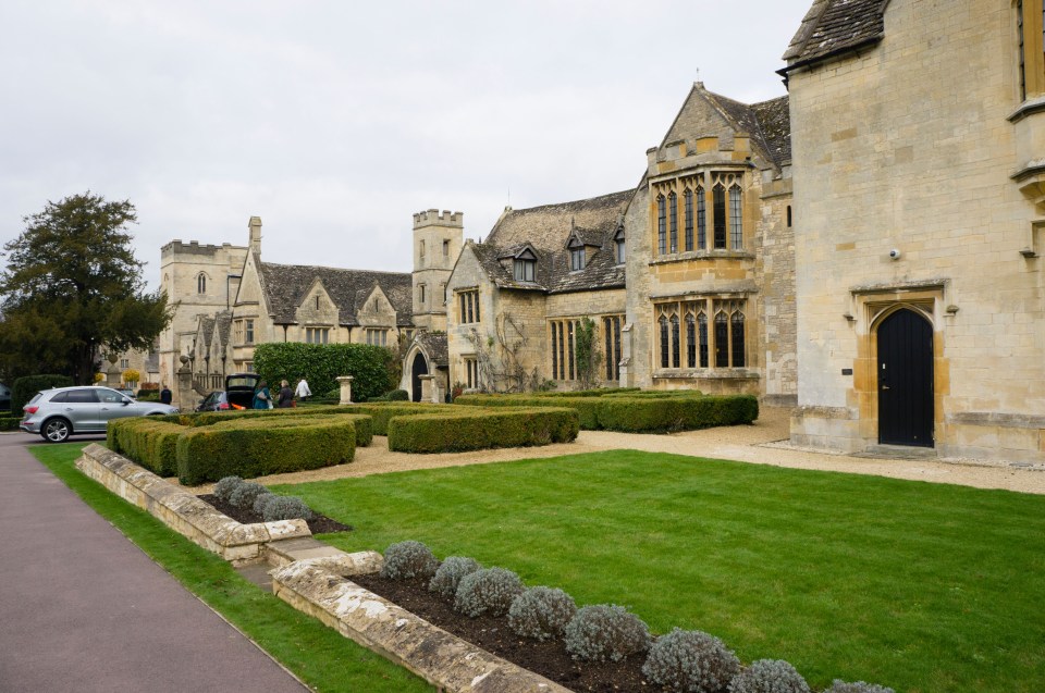  Ellenborough Park welcomes guests with dogs