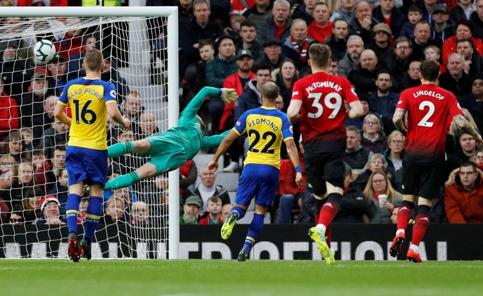 Yan Valery beat David De Gea with a long-ranger stunner