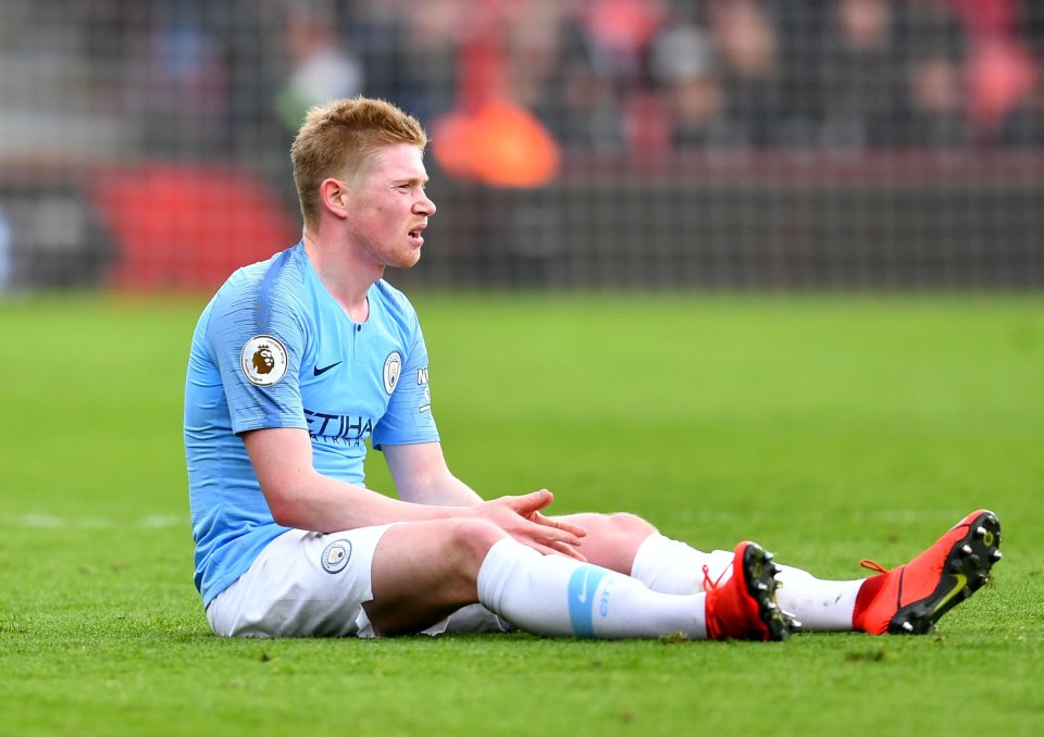  Kevin De Bruyne went down clutching his leg before being taken off with a hamstring injury during Man City's 1-0 win at Bournemouth