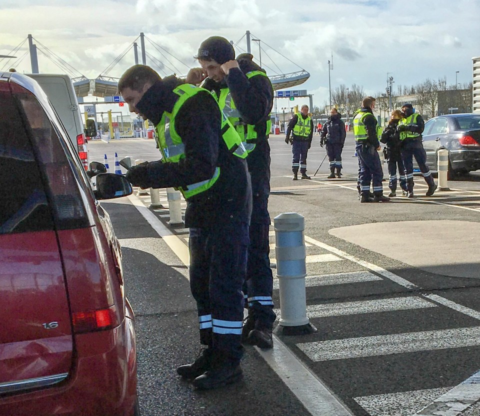 French custom officers were ‘interrogating’ every driver and Eurostar passenger