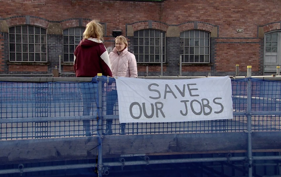  Sally ends up rowing on the factory roof with her sister Gina