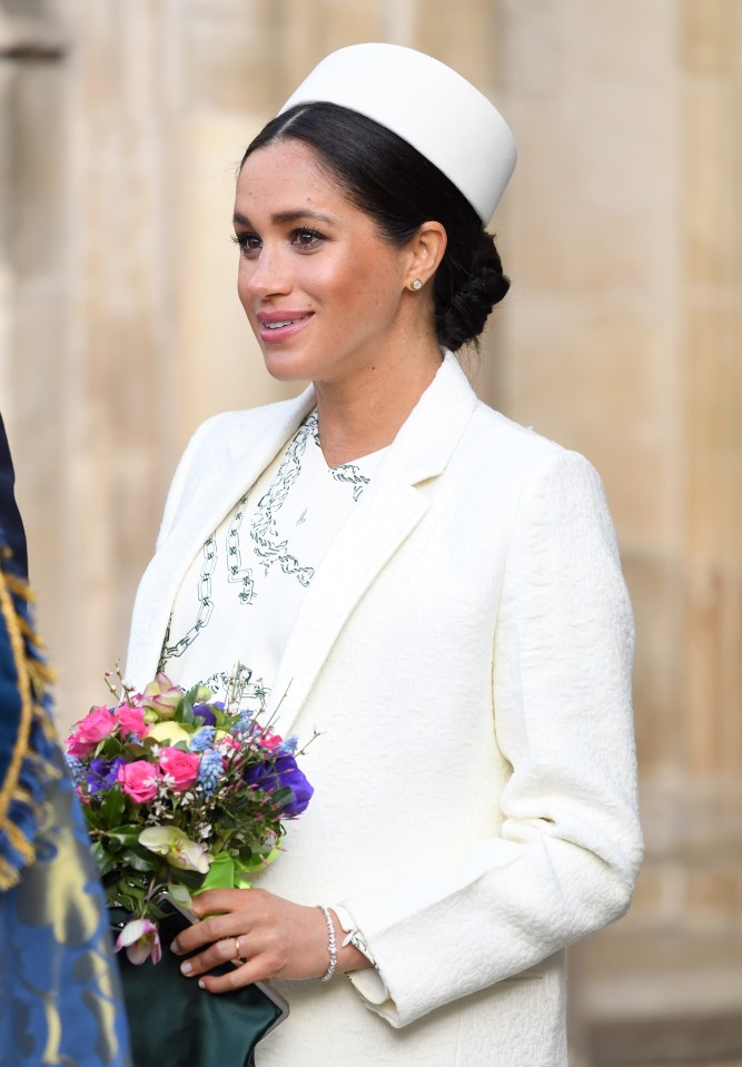  The pregnant royal looked radiant in her matching hat nd coat