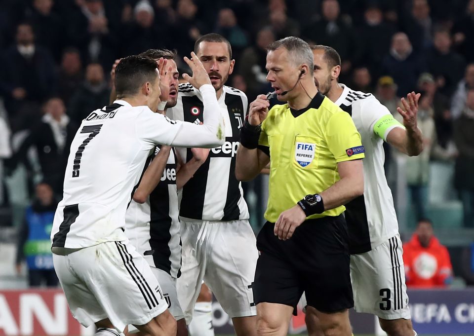  Ronaldo protests after ref Bjorn Kupiers disallowed Giorgio Chellini's early goal