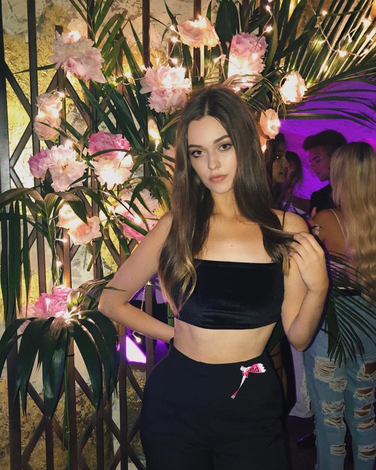  Felicite had 404,000 followers on Twitter