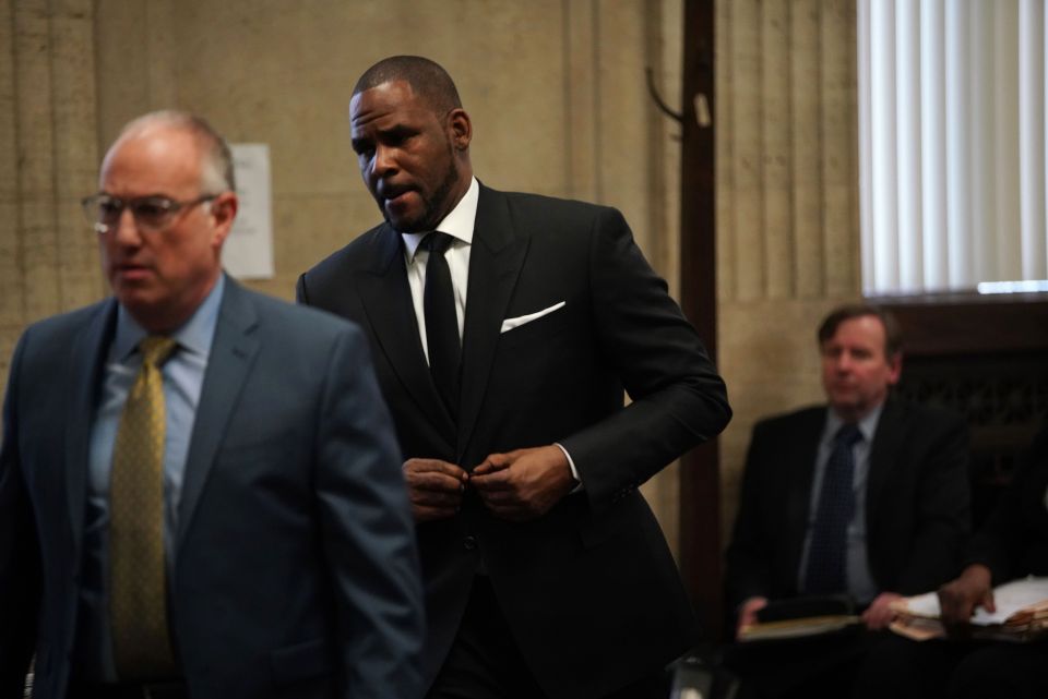  R. Kelly arriving at the George N. Leighton Criminal Court Building for a hearing on his sex abuse case, March 22, 2019 in Chicago, Illinois