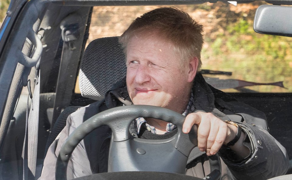  Boris was snapped without his seatbelt as he pulled into Chequers today