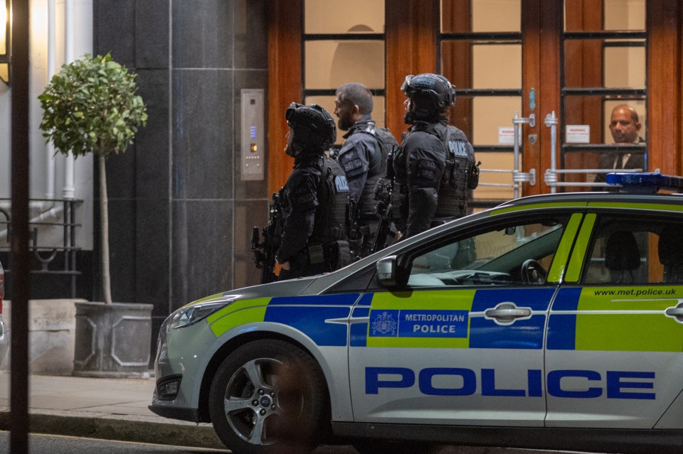  Police attended an address in Vicarage Gardens, Kensington in relation to an arrest enquiry