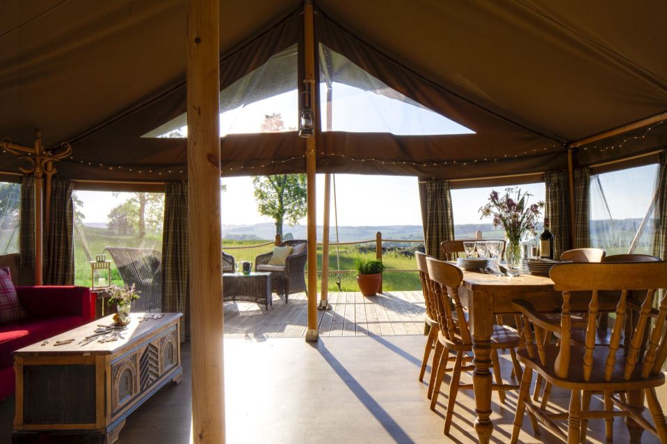  The safari tent full opens out into nature