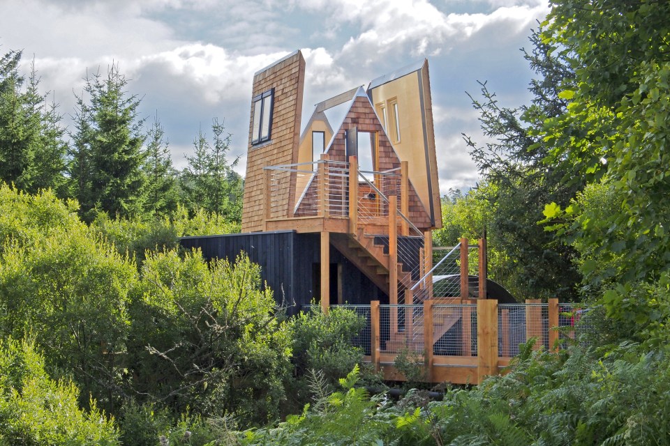  The treehouse featured on George Clark's Amazing Spaces