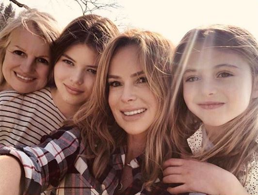  Amanda Holden, her mum Judith and her daughters, Lexi and Hollie