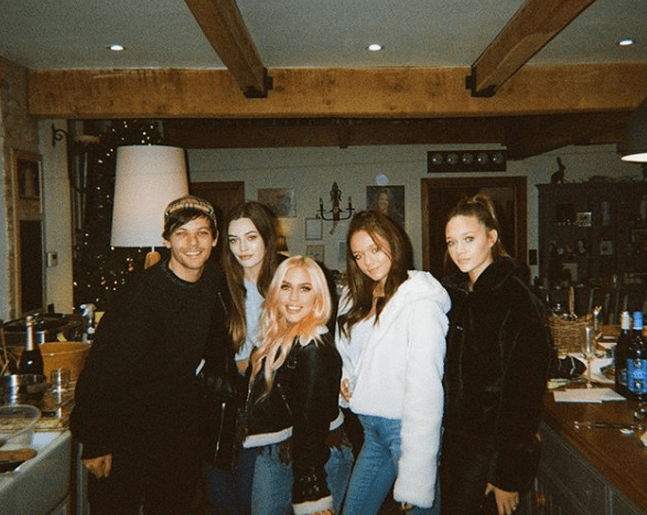  Louis is incredibly close to all of his siblings