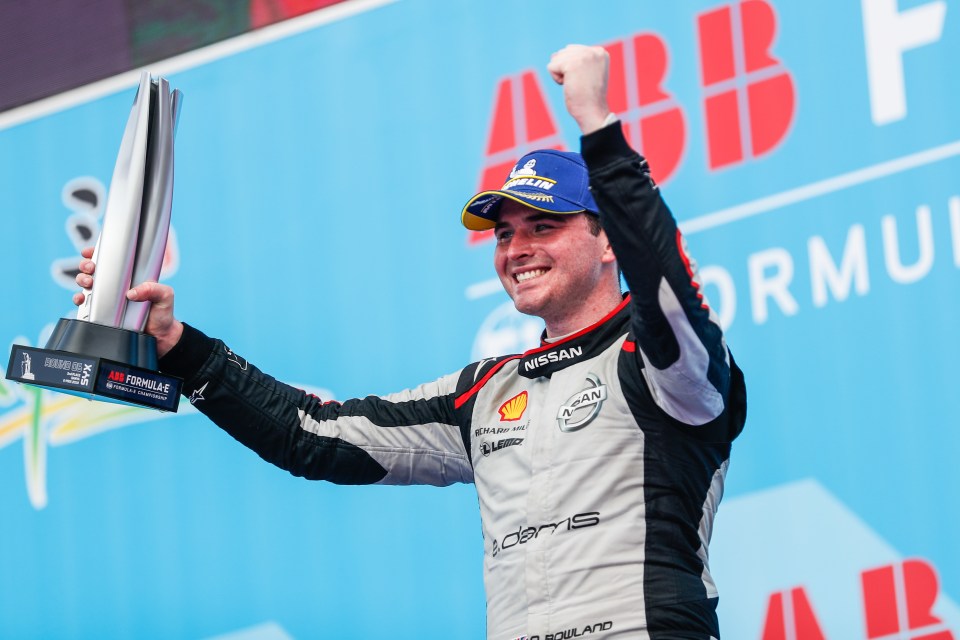  Oliver Rowland secured his first podium and pole position in Sanya