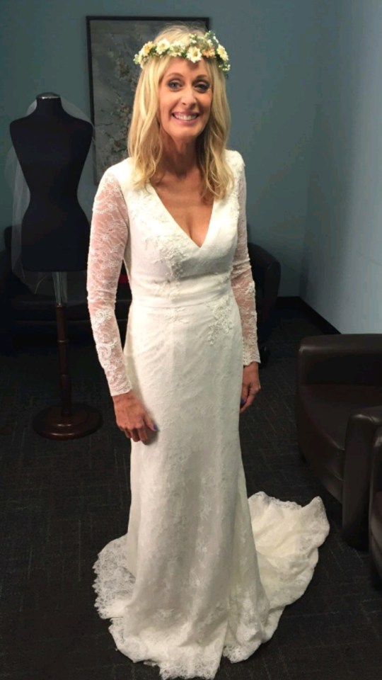  Lynn wore this wedding dress during an appearance on TV show Dr Phil