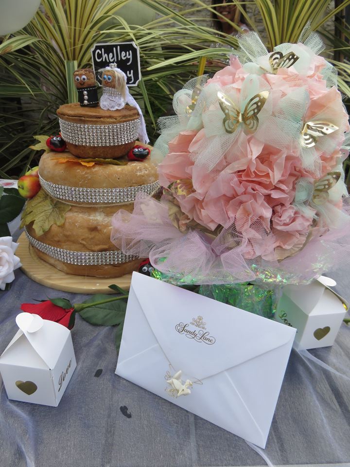  Michelle made the couple's two wedding cakes for just £10 and bought a fake bouquet for £5