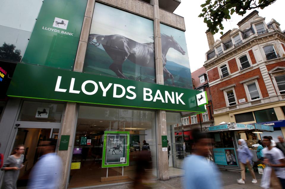  Lloyds' online banking service has gone down for the SECOND day running