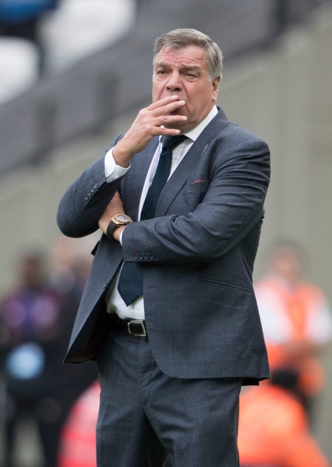  Former England manager Sam Allardyce has held talks about signing up to Strictly Come Dancing, according to reports