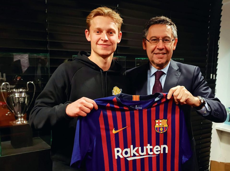  De Jong chose Barcelona and signed a £65m move in 2019