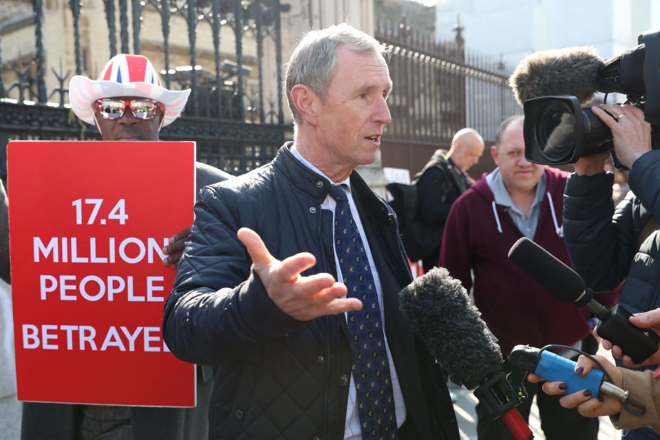  Nigel Evans wants the Prime Minister to resign as soon as today