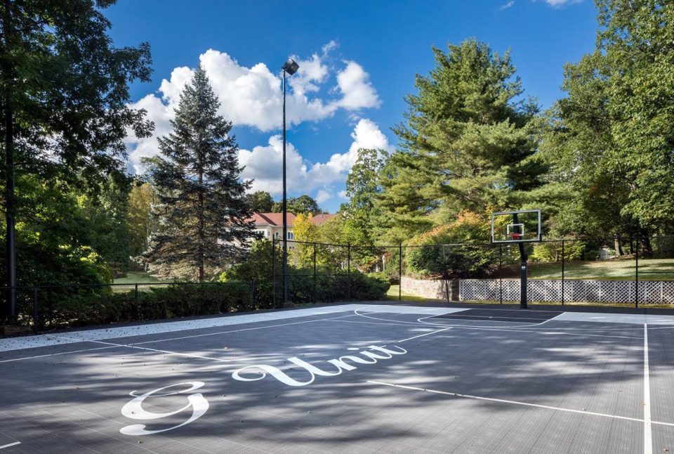  And there is also an outdoor court for playing in a group