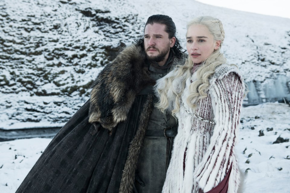  Jon Snow and Daenerys Targaryen march across the North towards Winterfell in the first episode