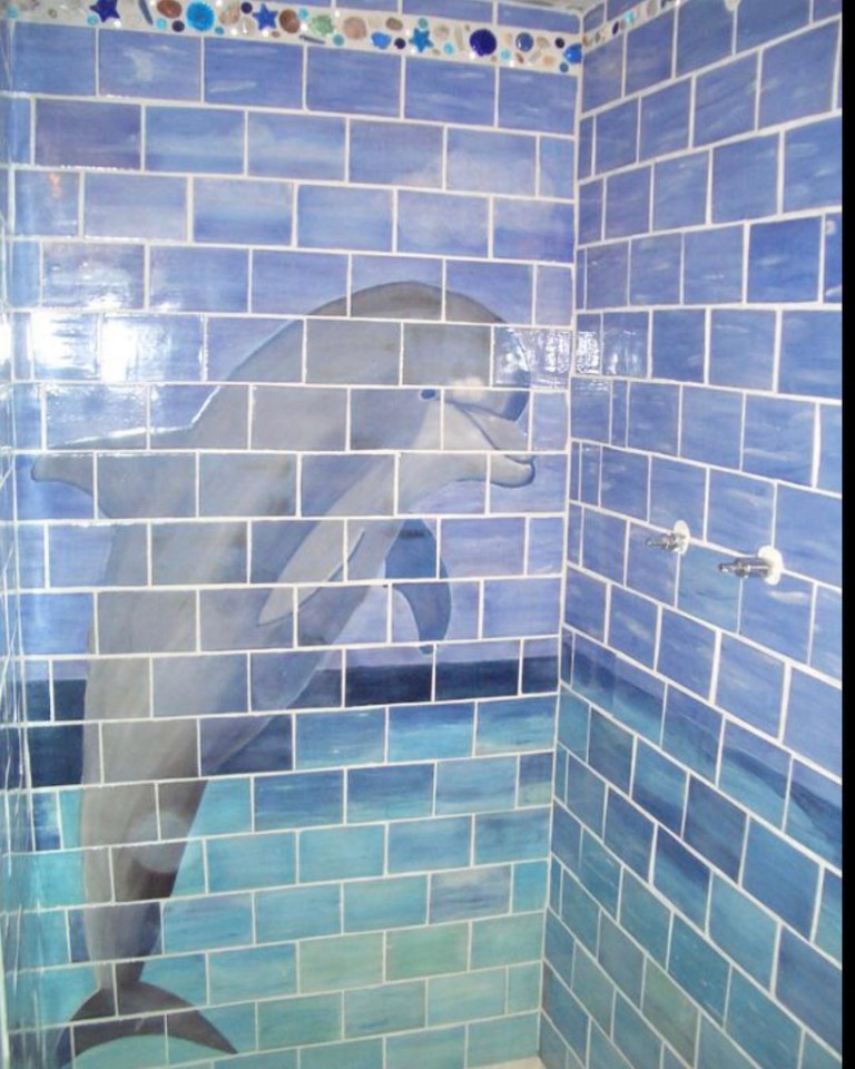  Animal lovers embraced the Under the Sea theme with dolphins and shells as tiles