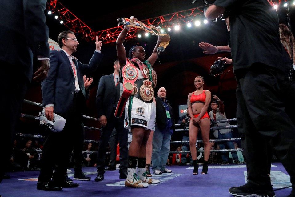  Claressa Shields unified the women's middleweight division with a unanimous decision win over Christina Hammer on Saturday